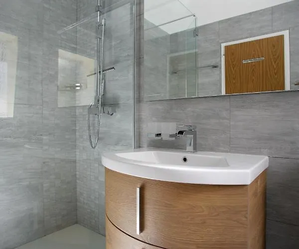 Haus Quelle Διαμέρισμα Leukerbad