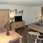 Apartment Haus Quelle *