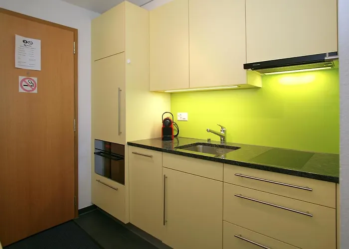 豪斯快列公寓酒店 *